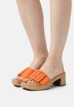 Gabor Comfort Clogs - Carrot